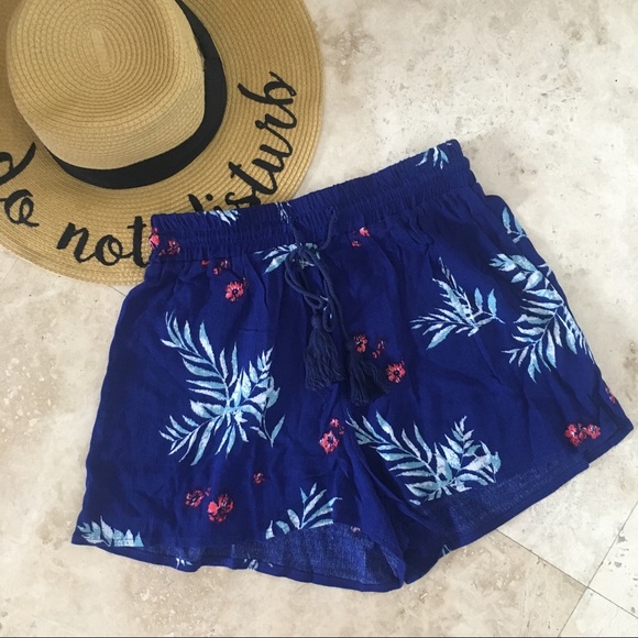 Forever 21 Pants - 🌿 FOREVER 21 TROPICAL FLOWY BOHO SHORTS
